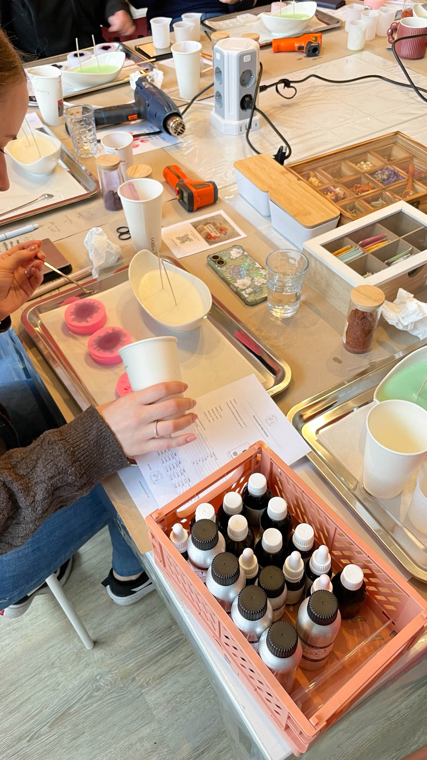 Workshop: Blumengarten – Duftkerze mit Wachsblumen und getrockneten Blüten