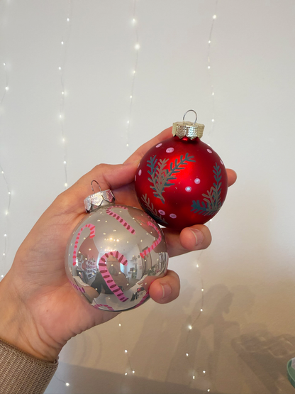 Christbaumkugeln bemalen